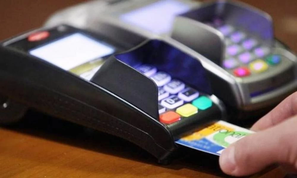 Φορολογικές δηλώσεις: Μειώνεται το όριο των e-αποδείξεων λόγω κορονοϊού